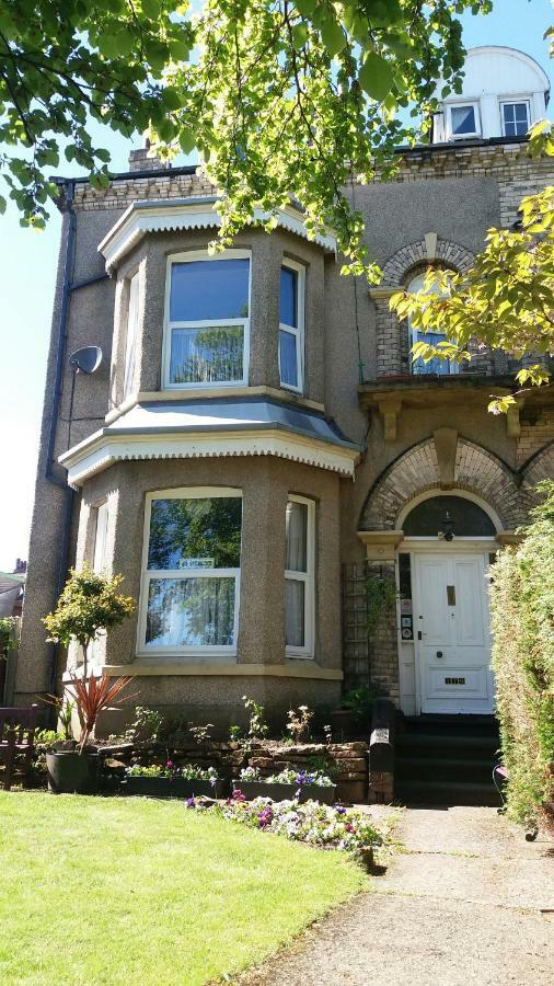 Barrie Guest House Barrow-in-Furness Exterior photo
