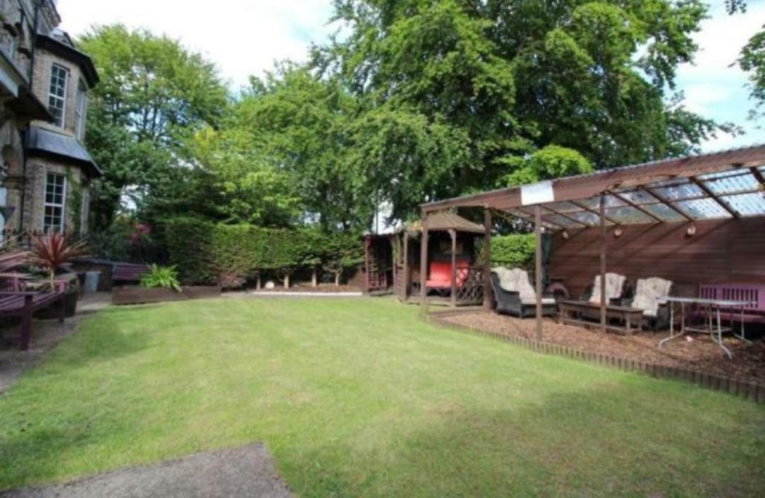 Barrie Guest House Barrow-in-Furness Exterior photo